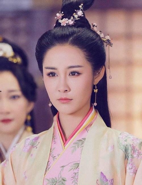 梁田花絮,幕后趣事揭秘，明星日常曝光